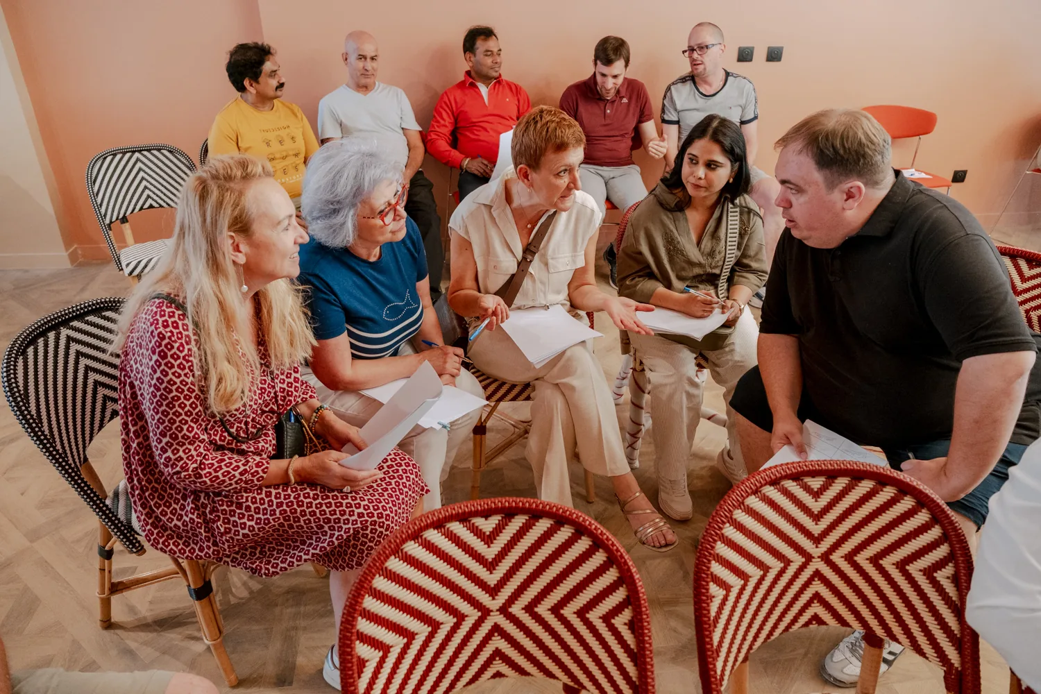 Atelier en petit groupe pendant la journée d'équipe Urban Hive Hotel